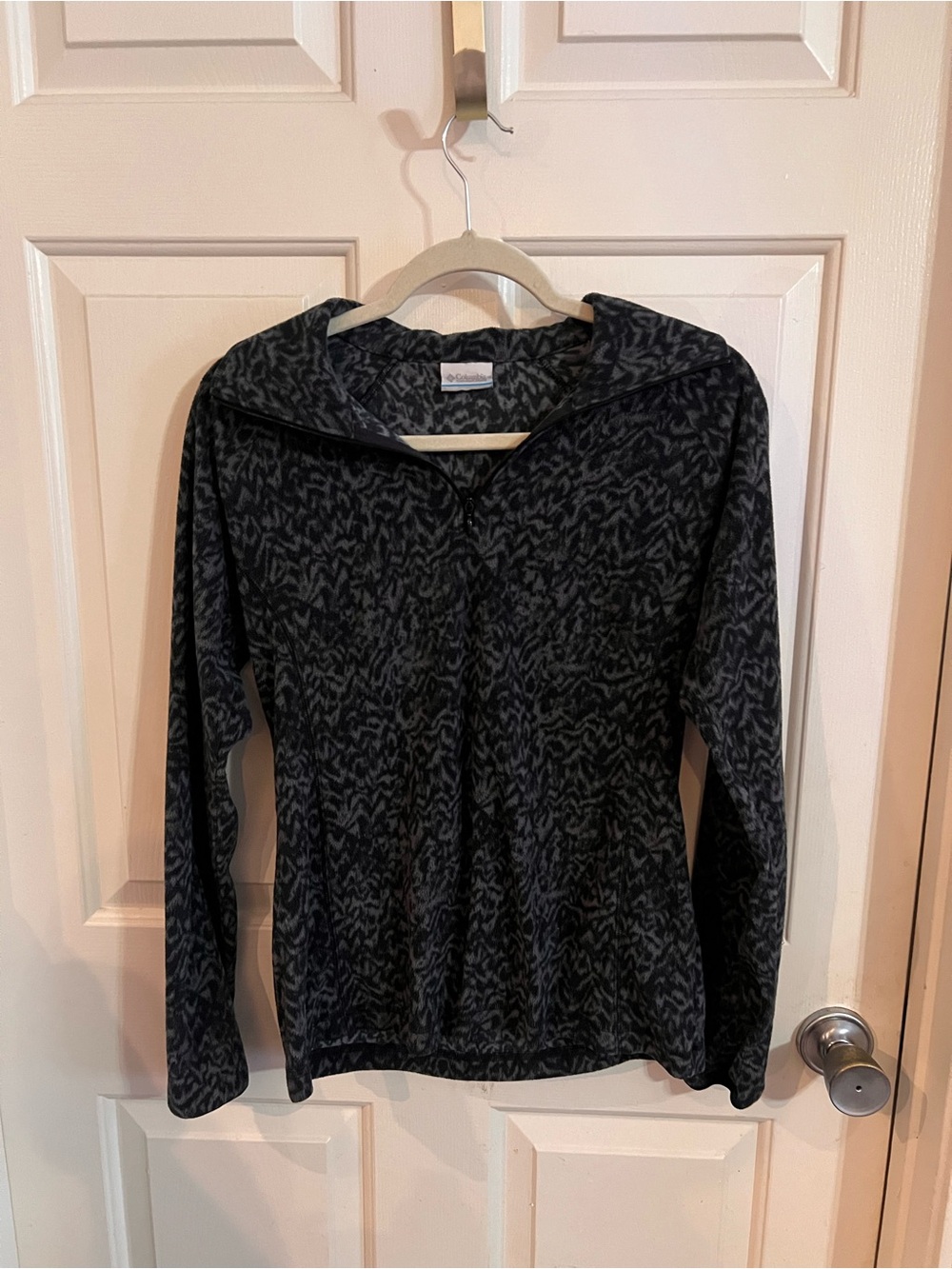 Columbia Black and Gray Patterned Fleece Pullover